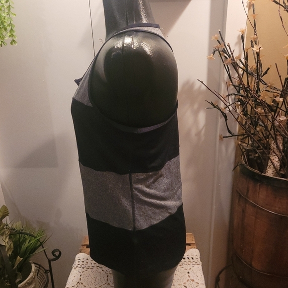 Nike Dri-fit Racerback Tank Top L - Picture 6 of 6